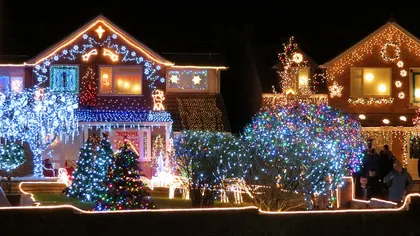 Cele mai multe luminiţe de Crăciun: Strada cea mai veselă şi mai luminoasă FOTO