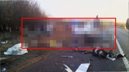 Un şofer a scăpat ca prin minune în urma unui accident rutier în care maşina s-a rupt în două FOTO