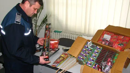 Două tone de petarde şi artificii, confiscate de poliţiştii din Ilfov