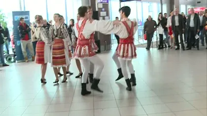 Petrecere românească pe aeroportul Otopeni, de Ziua Naţională
