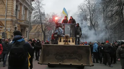 Peste 300 de persoane, rănite în urma violenţelor de la Kiev