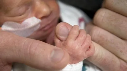 Caz INEDIT care a uimit medicii unei maternităţi: O mamă a învins şanse de UNU la un MILION FOTO