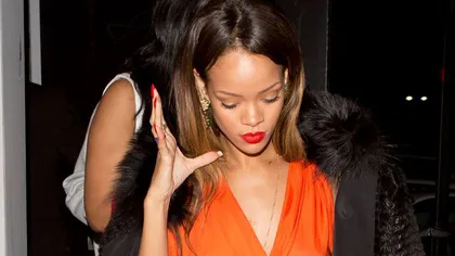 Rihanna şi-a găsit naşul. O femeie i-a dat cu uşa în cap. Uite cum s-a înfuriat diva VIDEO