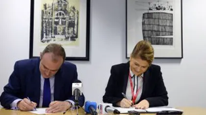 Rovana Plumb şi Eduard Davey au semnat o declaraţie privind crearea de locuri de muncă verzi