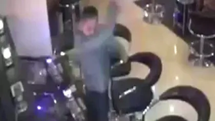 CAMERE DE SUPRAVEGHERE:Cum s-a răzbunat un bărbat pe cazinoul în care a pierdut 200.000 de euro VIDEO