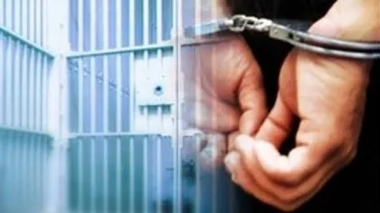 Cinci târgovişteni acuzaţi de trafic de droguri de risc, arestaţi preventiv