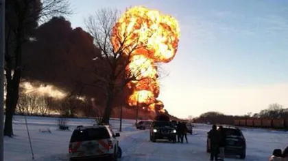 Accident grav. Un tren care transporta petrol a deraiat. Incendiul se vede de la 25 de kilometri VIDEO