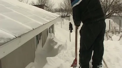 IMAGINI INCREDIBILE: Zăpadă de peste CINCI METRI în Vrancea şi de peste trei în Ialomiţa VIDEO
