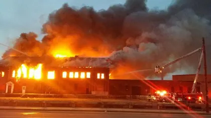 Incendiu DEVASTATOR la o fabrică de hârtie din Massachussets