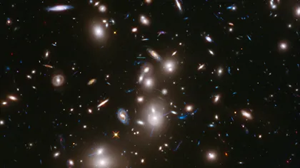 Cele mai vechi imagini ale Universului de până acum, surprinse de telescopul Hubble FOTO