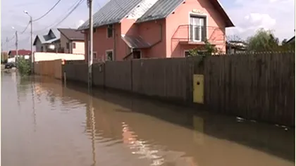 Sătenii din zonele cu risc ridicat de inundaţii, alertaţi prin SMS înainte de viitură