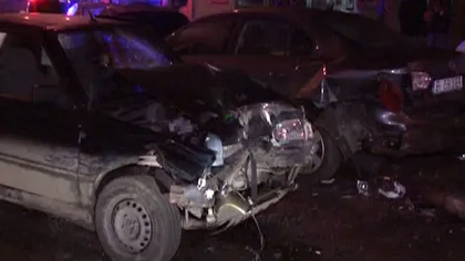 Accident în Iaşi: Cinci maşini au fost avariate de un şofer beat VIDEO