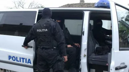 Percheziţii în Suceava la zeci de persoane acuzate de trafic de minori şi proxenetism