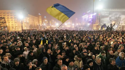 Proteste VIOLENTE în Ucraina: Opoziţia ocupă clădiri publice în patru regiuni din vestul ţării LIVE VIDEO