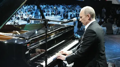 Concert de ZILE MARI: Putin a interpretat la PIAN cântece SOVIETICE VIDEO