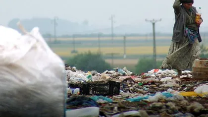 Autorităţile din Cluj, obligate să achite câte 2.000 euro romilor mutaţi la groapa de gunoi