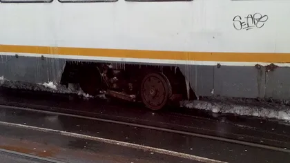 ŞTIREA TA: Un tramvai a deraiat în Sectorul 2, circulaţia a fost întreruptă FOTO