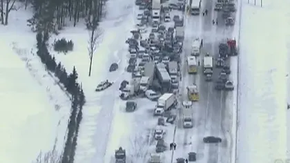 Caramobol în Canada. Peste 100 de maşini au fost implicate într-un accident în lanţ VIDEO