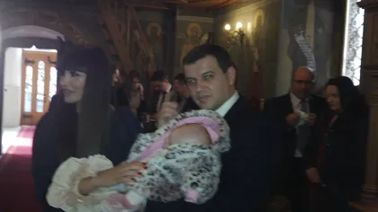 Traian Băsescu şi Elena, oaspeţi de onoare la botezul fiicei lui Eugen Tomac, şeful Mişcării Populare FOTO