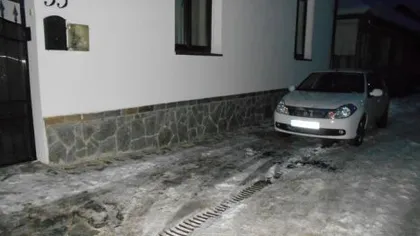Ca-n filme: maşina preşedintelui PDL Orşova, incendiată cu un cocktail Molotov