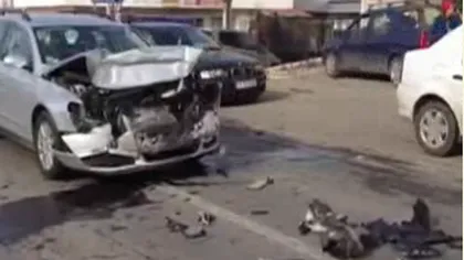 Accident cu TREI autoturisme în Argeş. Doi pasageri, în stare GRAVĂ