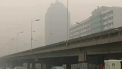 Poluarea din China scapă de sub control. Un strat gros de smog a acoperit mai multe regiuni VIDEO