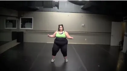 O tânără care cântăreşte peste 100 de kilograme a uimit internetul cu mişcările ei de dans VIDEO