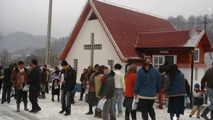 Caz ABERANT în Suceava. O familie nu-şi lasă la şcoală cei 12 copii, din cauza RELIGIEI