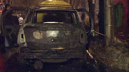 Taxi în flăcări în zona Gării de Nord