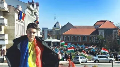 Tânărul ameninţat pentru că a purtat tricolorul românesc de Ziua Maghiarilor a depus plângere la Poliţie
