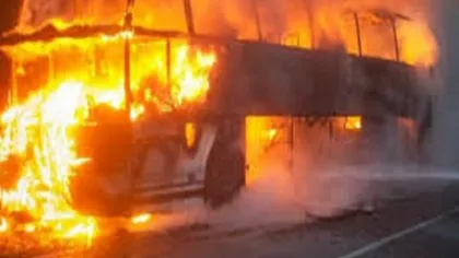 Cel puțin zece persoane au ars de vii într-un incendiu la bordul unui autobuz