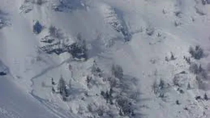 Turist rănit după ce a fost surprins de avalanşă în Masivul Bucegi