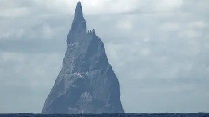 Insula care străpunge cerul: Piramida lui Ball este atât de SPECTACULOASĂ încât NU vei crede că e reală FOTO
