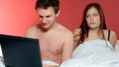 INCREDIBIL: 5% dintre adulţi verifică Facebook în timpul sexului