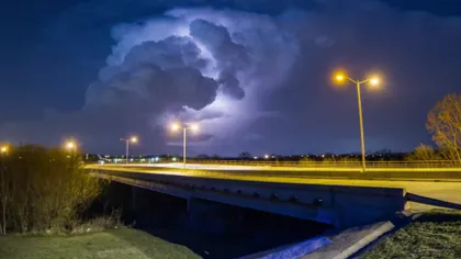 Imagini incredibile: O furtună, aşa cum nu ai mai văzut-o niciodată VIDEO
