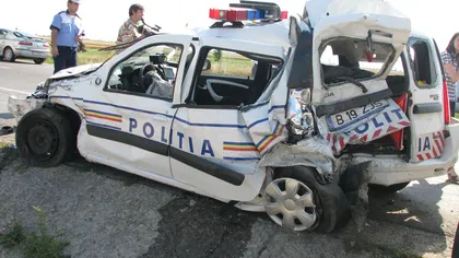Doi poliţişti din Timiş, răniţi într-un accident rutier