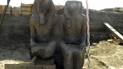 Descoperire importantă în Egipt: Arheologii au descoperit două statui imense ale unui faraon
