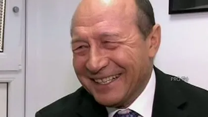 Traian Băsescu, un bunic fericit: Sunt campion la legănat VIDEO