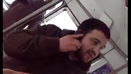 Circ într-un tramvai. Un tânăr prins fără bilet s-a luat la ceartă cu controlorii VIDEO