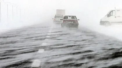 Ninge viscolit în unele zone din România. Drumarii au scos frezele pe DN67C, Novaci-Rânca