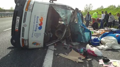 Un autobuz plin cu români, care veneau acasă de Paşte, s-a răsturnat în Italia FOTO