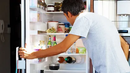 Lucruri incredibile pe care le poţi afla despre noul tău iubit uitându-te în frigiderul lui