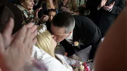 Nuntă pe patul de moarte. S-a căsătorit cu bărbatul VISURILOR în ultimele zile de viaţă. GALERIE FOTO VIDEO