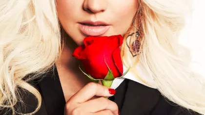 Christina Aguilera este o GRAVIDUŢĂ SEXY: Cu burta la gură şi pe tocuri de 15 cm FOTO