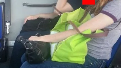 Cum a fost fotografiată o tânără în autobuz: Îi curgea sânge din NAS şi a folosit un... FOTO