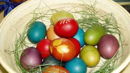 Paşte 2014: Care sunt semnificaţiile ouălor roşii, mielului şi a lumânării aprinse