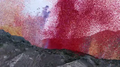 Scene de basm: Un vulcan din Costa Rica a erupt milioane de petale de flori, în loc de lavă VIDEO