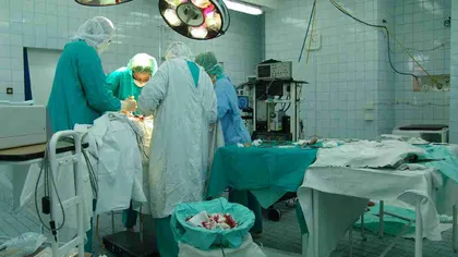 Operaţie în premieră mondială, la Sibiu: Implantarea unei proteze aortice prototip