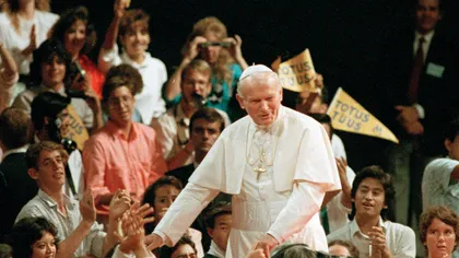 Procesiune cu relicva Sfântului Papă Ioan Paul al II-lea, duminică, pe străzile Capitalei