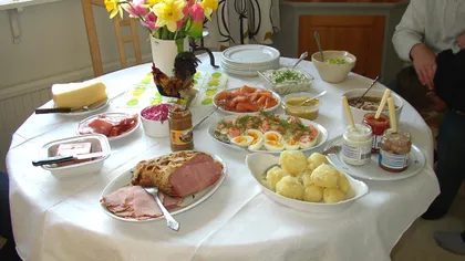 PAŞTE 2014: Românii sărbătoresc Paştele în familie